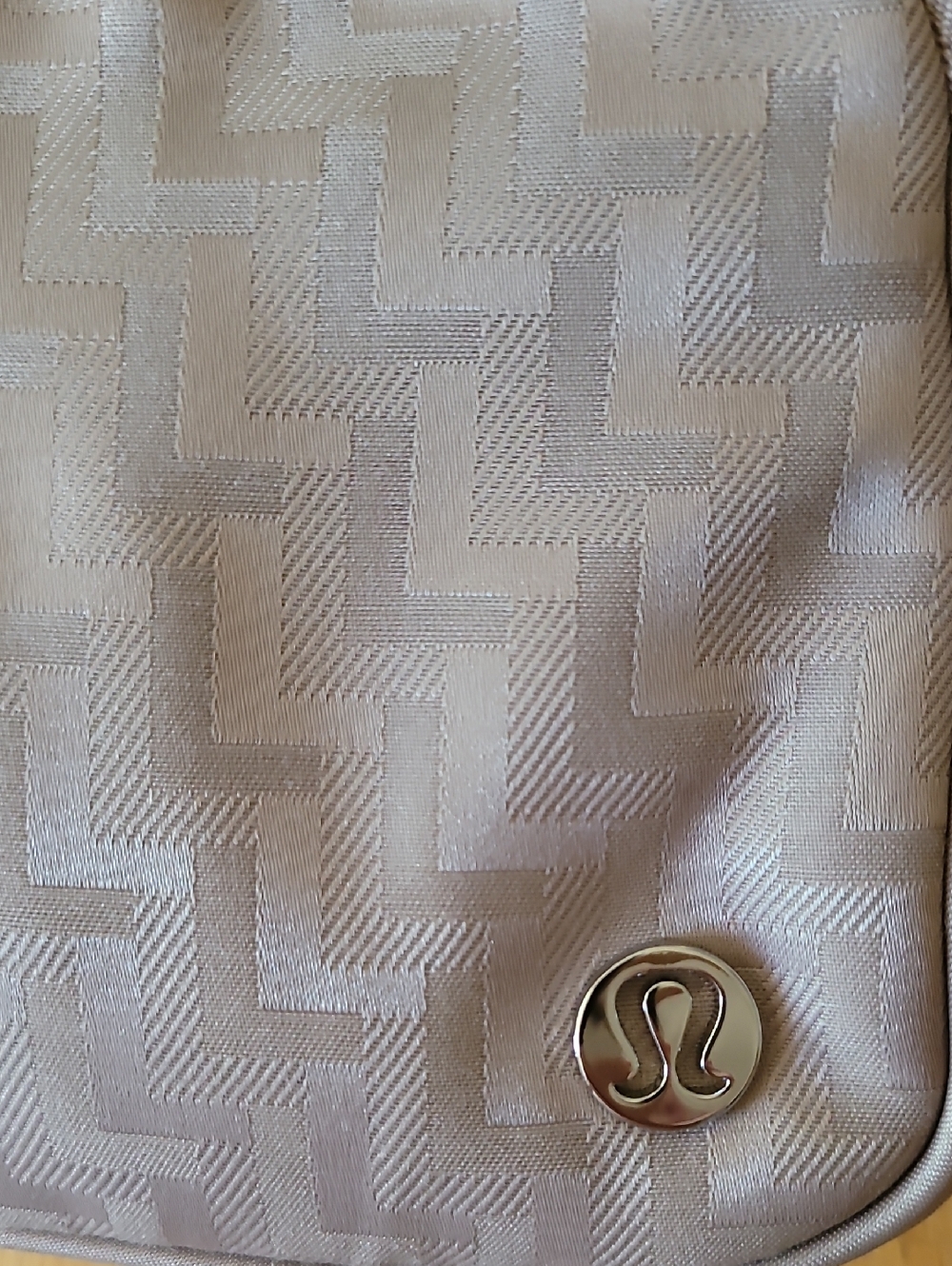 Lululemon Everywhere 1L Monogram Belt Bag - Picture 4 of 14
